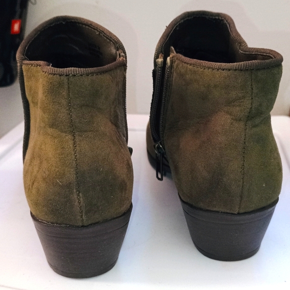 NWOT Dunes Olive Ankle Booties - Picture 2 of 7